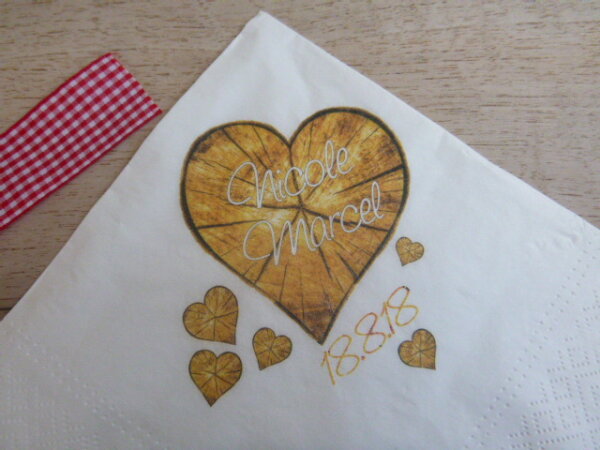 Hochzeitsserviette Holz-Herz, inkl. Druck